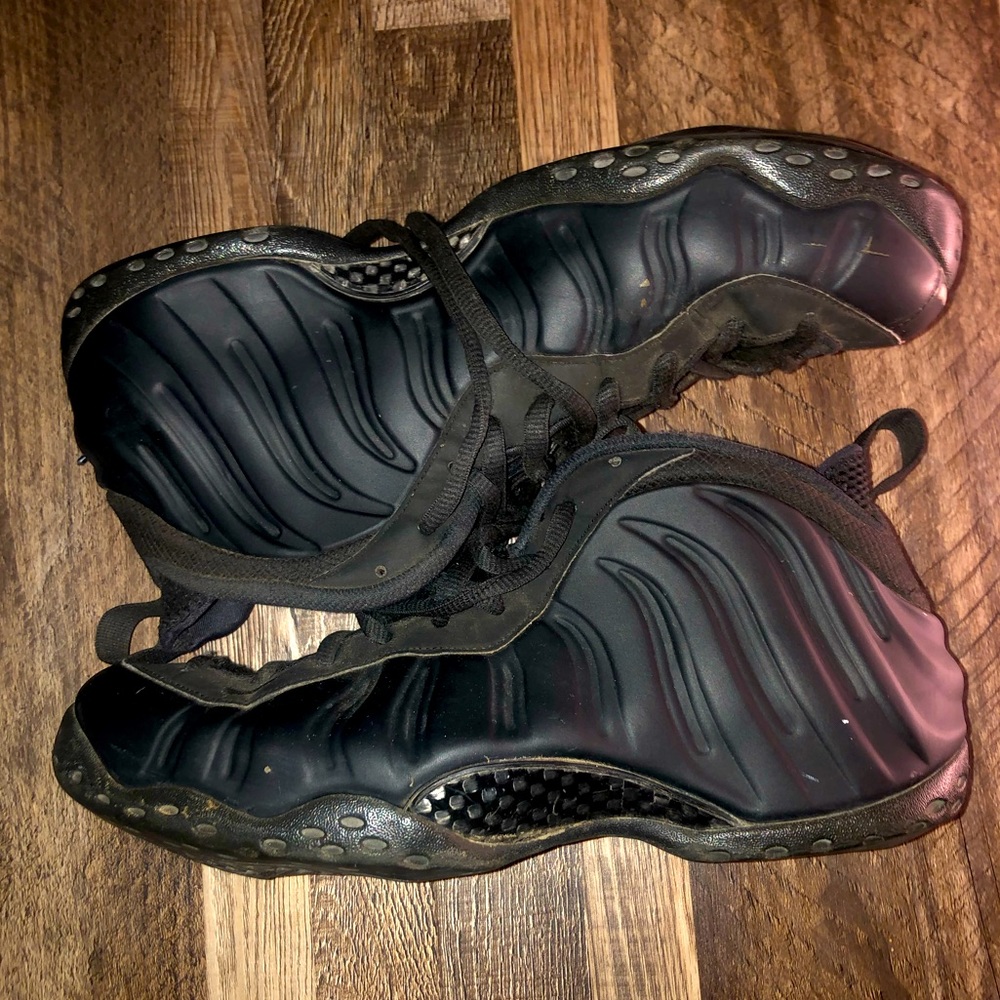 Nike Foamposite “Anthracite” Men’s Athletic Shoe